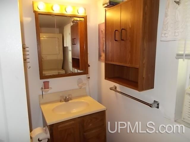 301 Carpenter Road Crystal Falls, MI 49920 - Photo 9 of 17