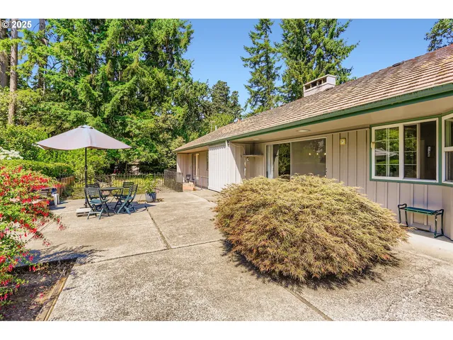 a view of outdoor space yard and patio