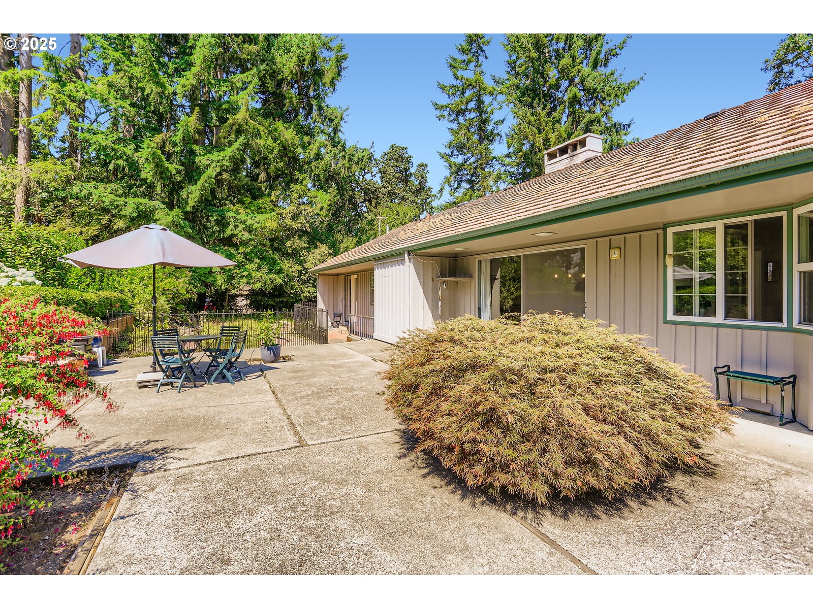 280 Shaff Road Southeast Stayton, OR 97383 - Photo 26 of 28 a view of outdoor space yard and patio