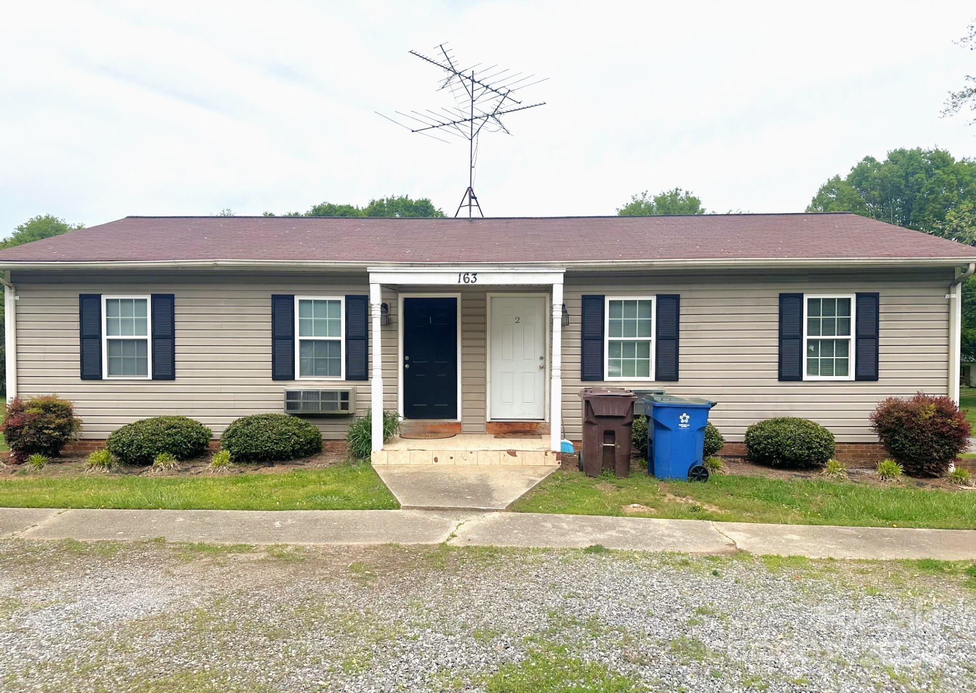 163 Telephone Exchange Road Hickory, NC 28601 - Photo 2 of 12