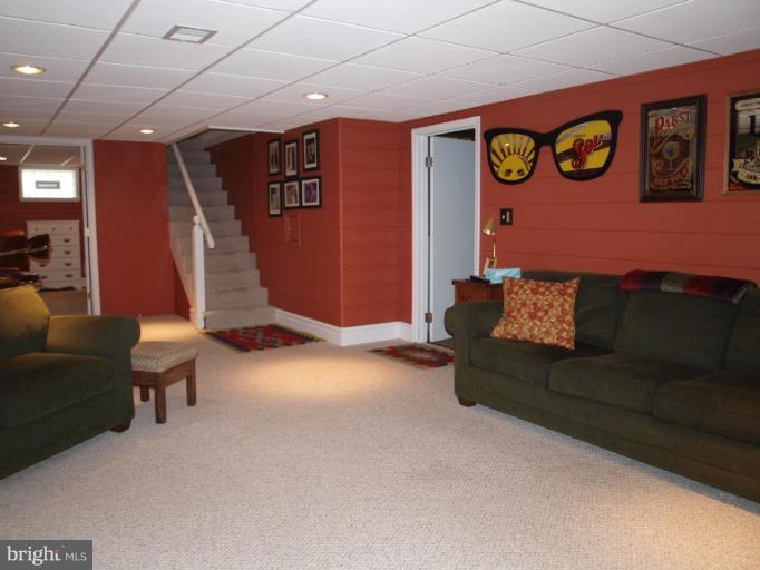 522 Piccadilly Road Towson, MD 21204 - Photo 14 of 27 Family Room