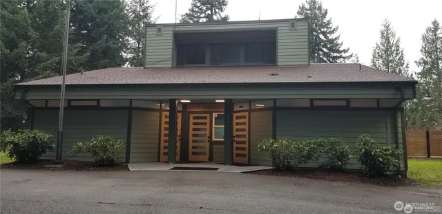 a view of a tennis court