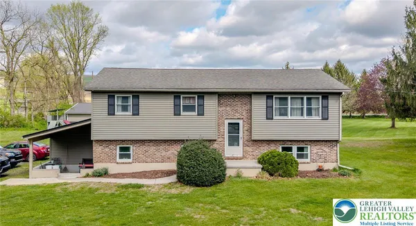 $450,000 | 4556 Chestnut Drive, Bangor, PA 18013
