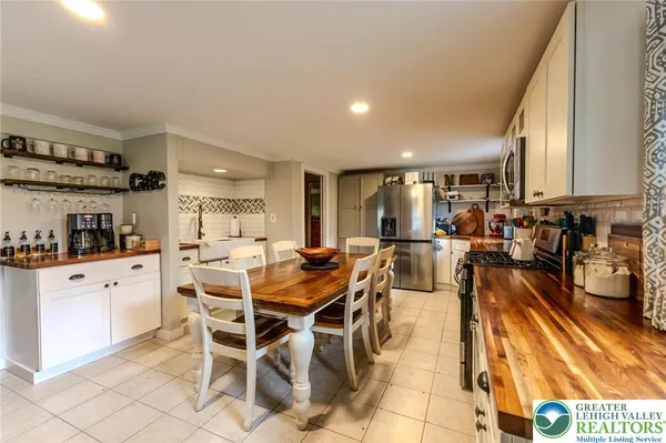 $450,000 | 4556 Chestnut Drive, Bangor, PA 18013