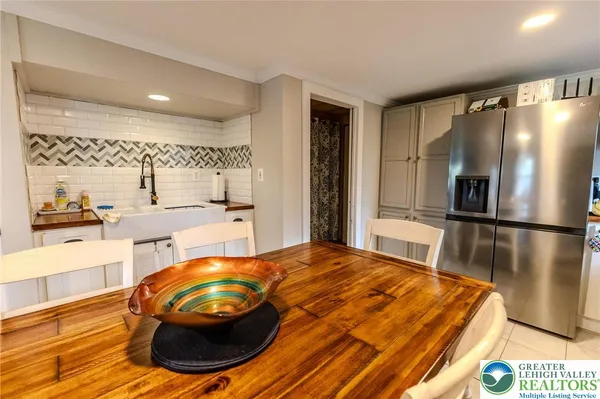 $450,000 | 4556 Chestnut Drive, Bangor, PA 18013