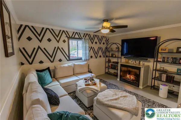 $450,000 | 4556 Chestnut Drive, Bangor, PA 18013