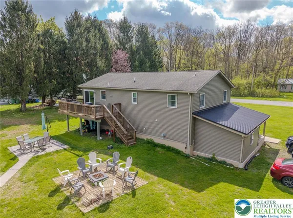 $450,000 | 4556 Chestnut Drive, Bangor, PA 18013