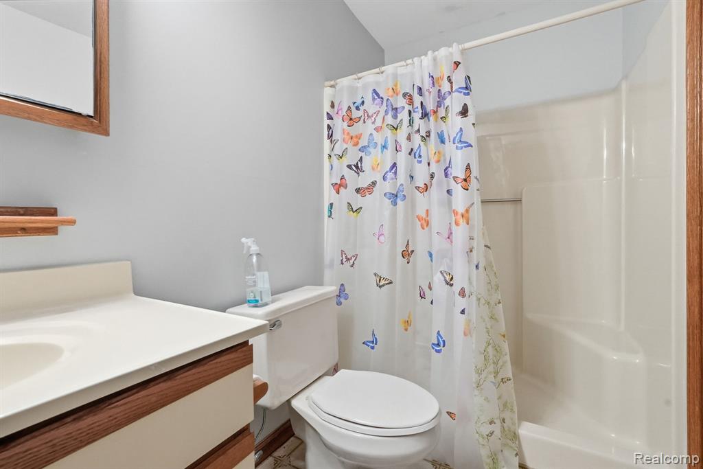 5436 North Lakeshore Road Deckerville, MI 48427 - Photo 22 of 48