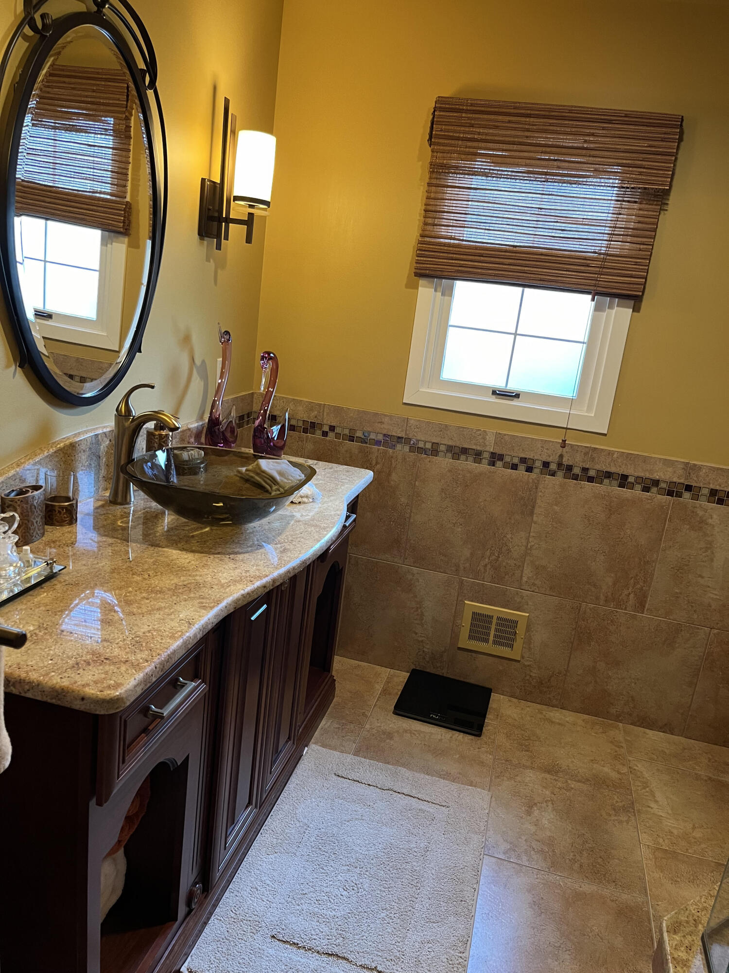 6355 Noble Road, Unit 5 West Bloomfield, MI 48322 - Photo 17 of 24 hall bath