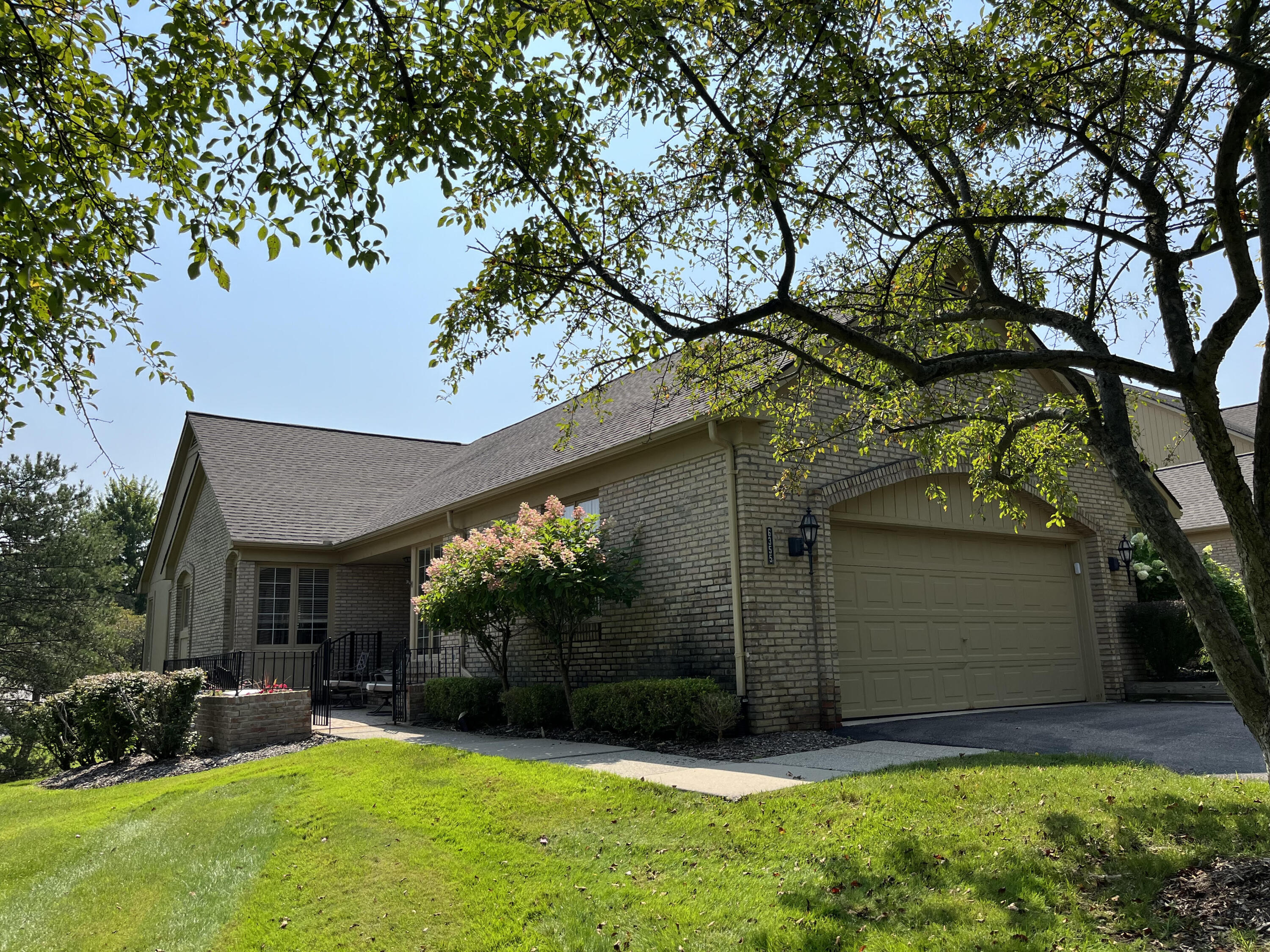 6355 Noble Road, Unit 5 West Bloomfield, MI 48322 - Photo 2 of 24 Front 2