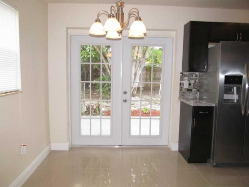 6839 Southwest 22nd Court Miramar, FL 33023 - Photo 5 of 11 Dining Room.