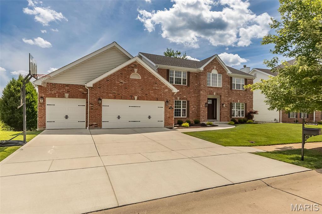 733 Castle Ridge Drive Ballwin, MO 63021 - Photo 1 of 74