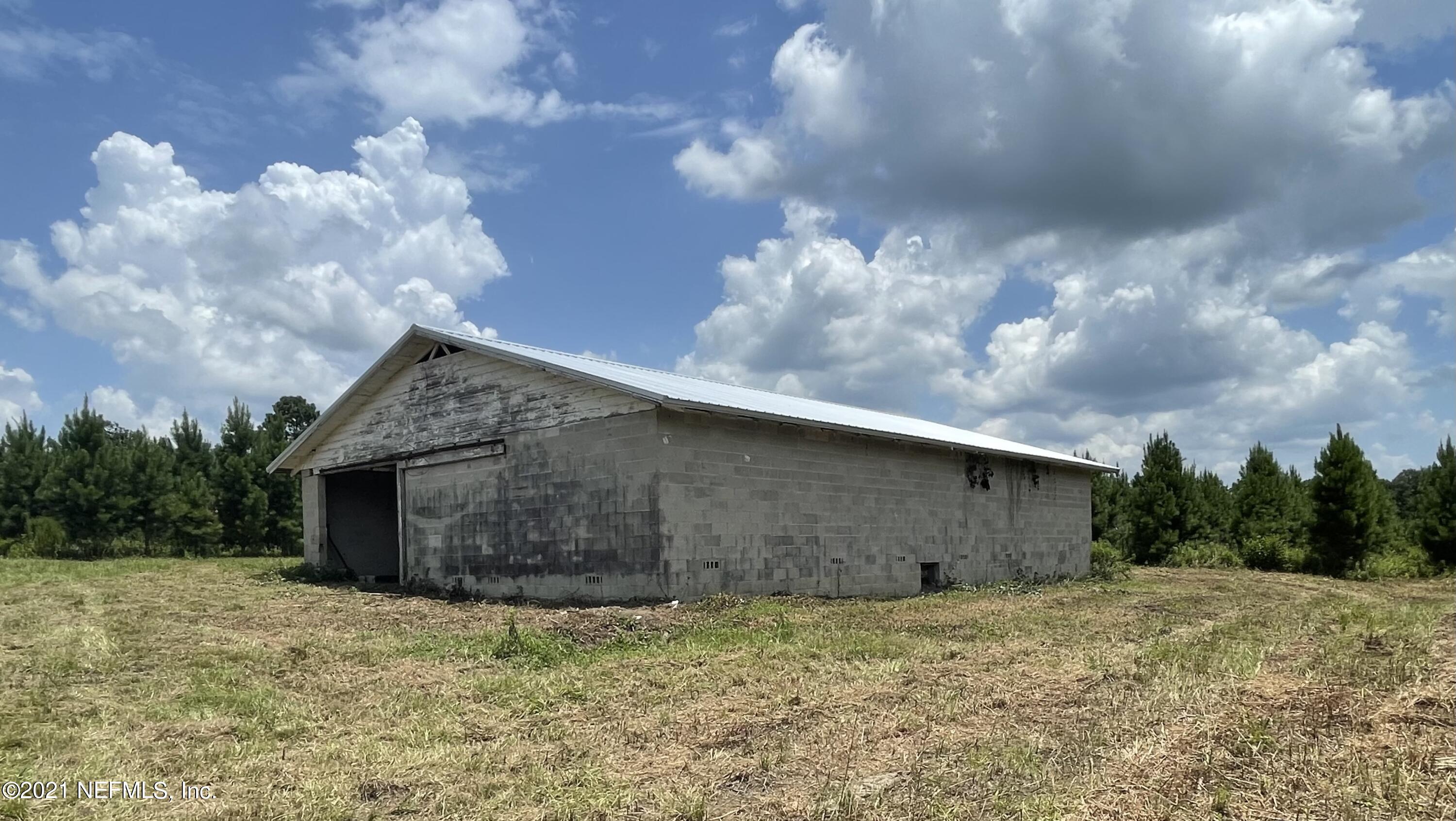 3702 Rocky Ford Road Madison, FL 32340 - Photo 3 of 10 Block Barn