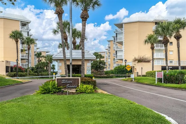$4,500 | 6500 Sunset Way, Unit 116, St. Pete Beach, FL 33706