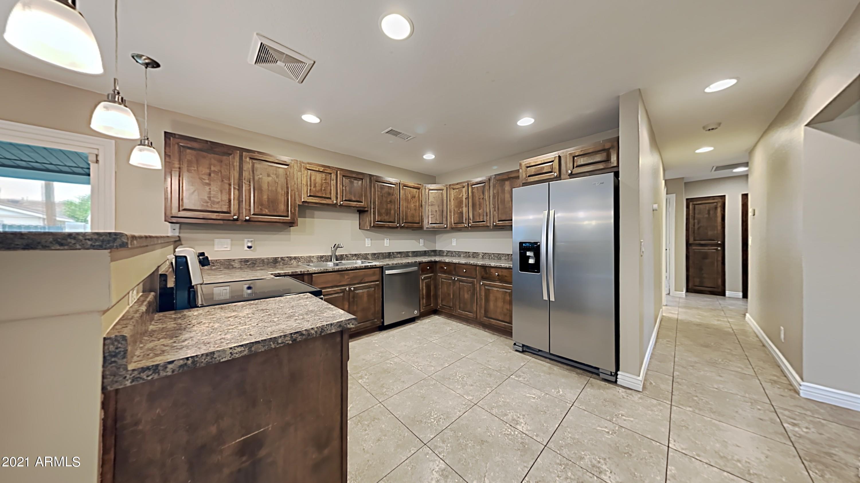 3014 West Wethersfield Road Phoenix, AZ 85029 - Photo 7 of 28 6_Image_FxGrQyhVnI