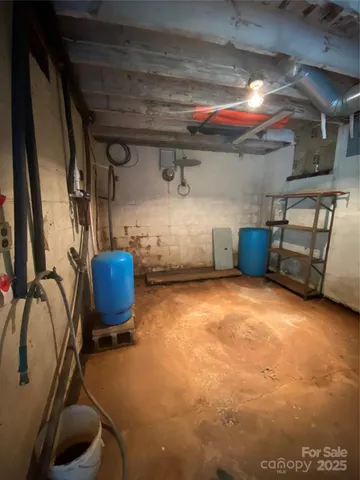 $179,000 | 1215 West Payne Road, Marion, NC 28752