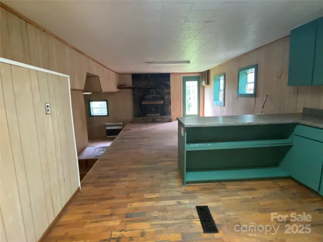 $179,000 | 1215 West Payne Road, Marion, NC 28752