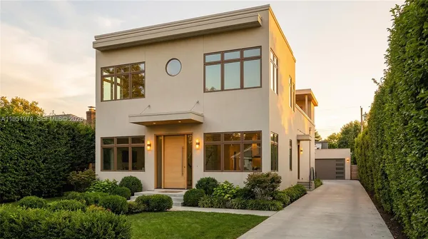 $495,000 | 623 Northeast 4th Street, Hallandale Beach, FL 33009