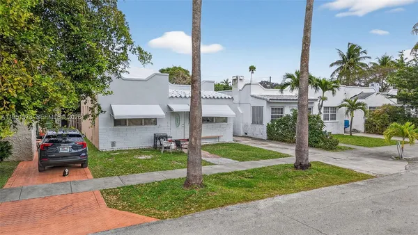 $495,000 | 623 Northeast 4th Street, Hallandale Beach, FL 33009
