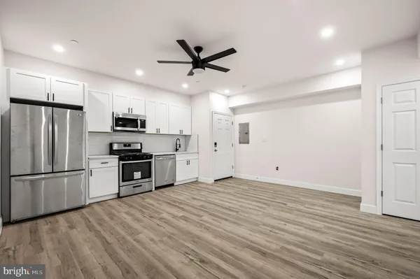 $2,550 | 437-39 West Girard Avenue, Unit 4, Philadelphia, PA 19123