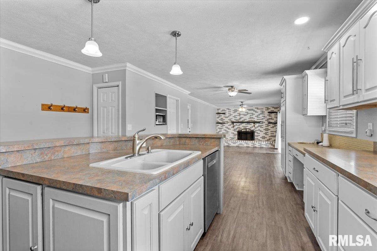 26 Wind Cave Drive Springfield, IL 62712 - Photo 7 of 37