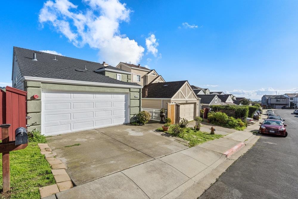 586 Alexis Circle Daly City, CA 94014 - Photo 3 of 61 a view of a house with a yard