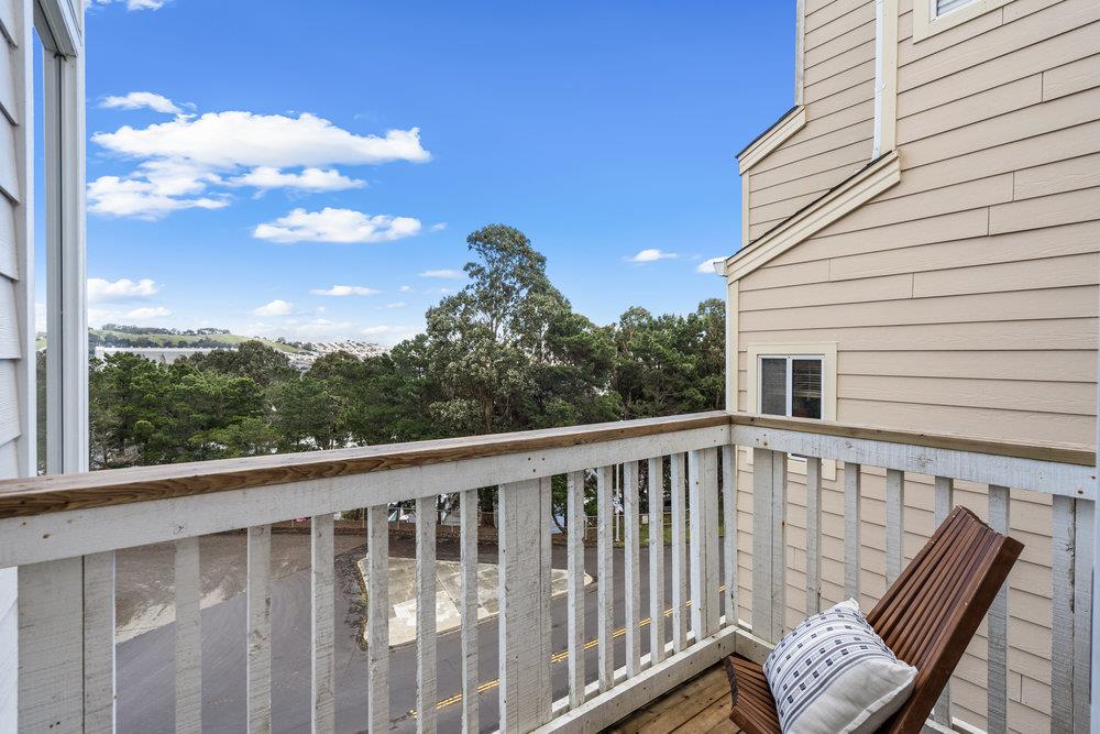 586 Alexis Circle Daly City, CA 94014 - Photo 49 of 61 a view of a chair in the balcony