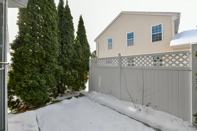 $369,900 | W257 Thompson Circle, Oconomowoc, WI 53066