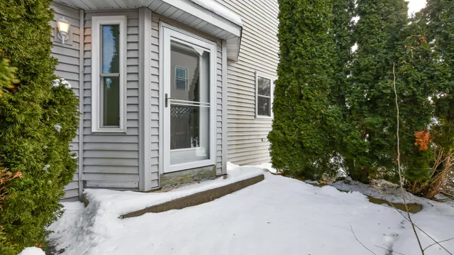 $369,900 | W257 Thompson Circle, Oconomowoc, WI 53066