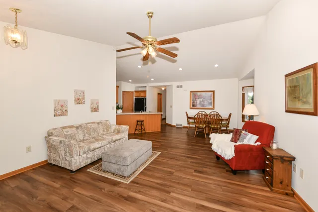 $369,900 | W257 Thompson Circle, Oconomowoc, WI 53066