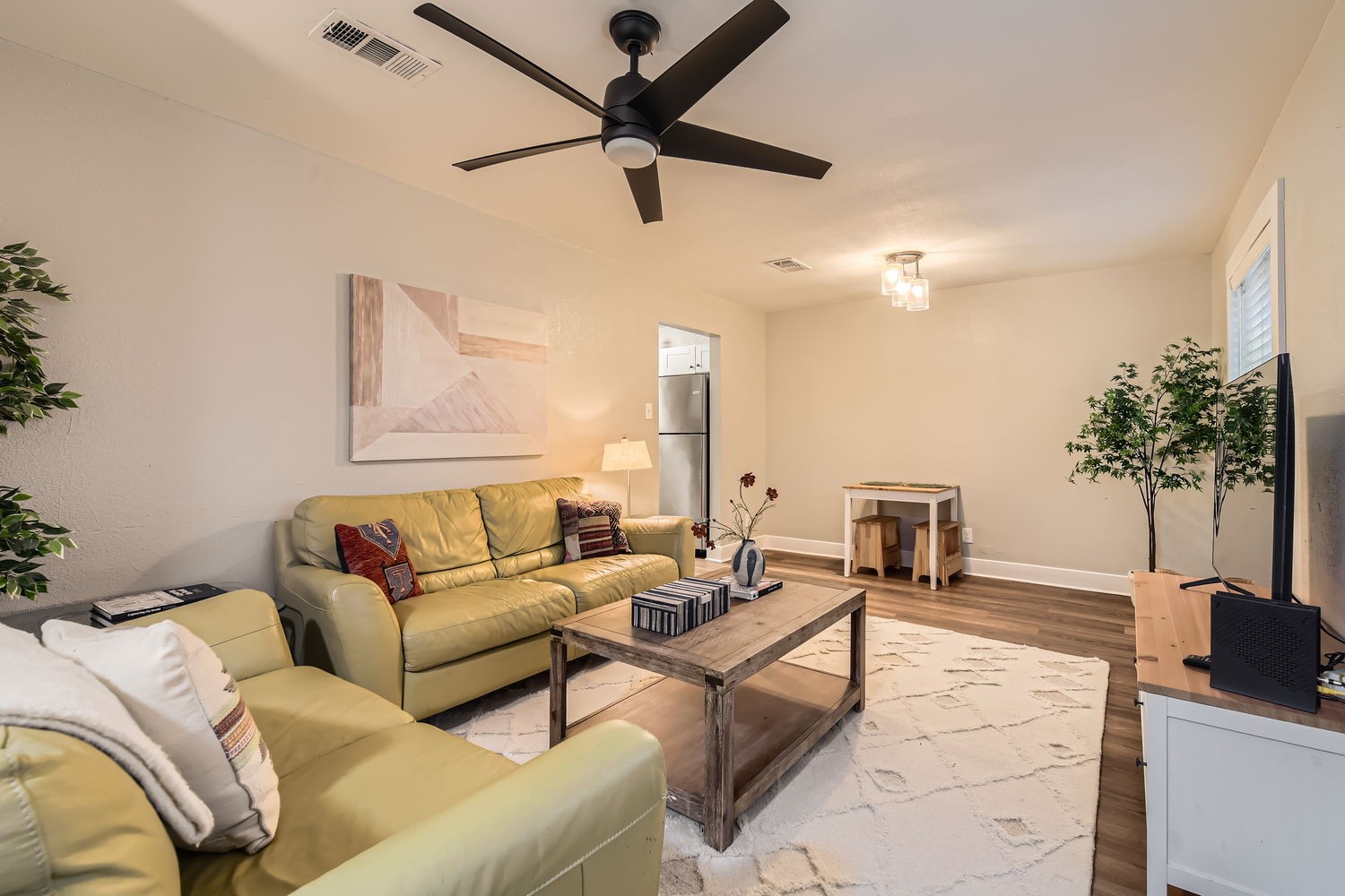 6108 Calmar Cove, Unit B Austin, TX 78721 - Photo 4 of 21