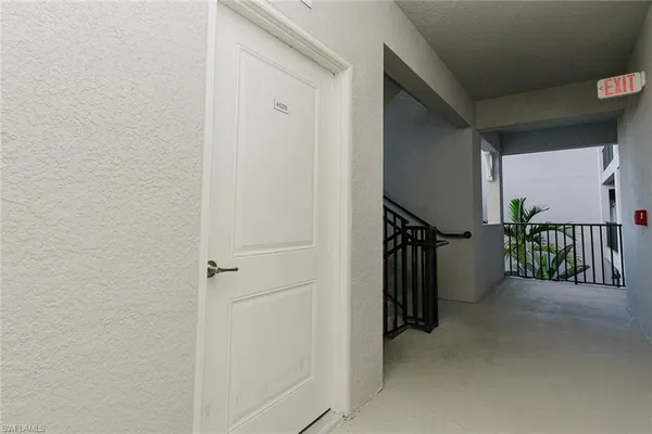 a view of utility room