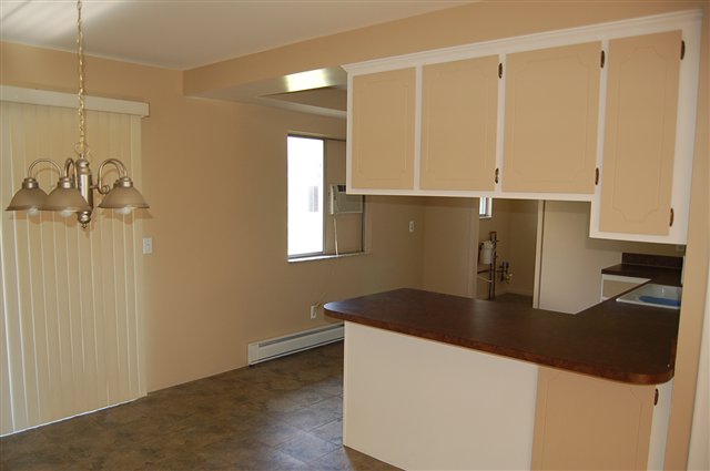 69700 Wolcott Road Armada, MI 48005 - Photo 5 of 12 31016595-4.JPG