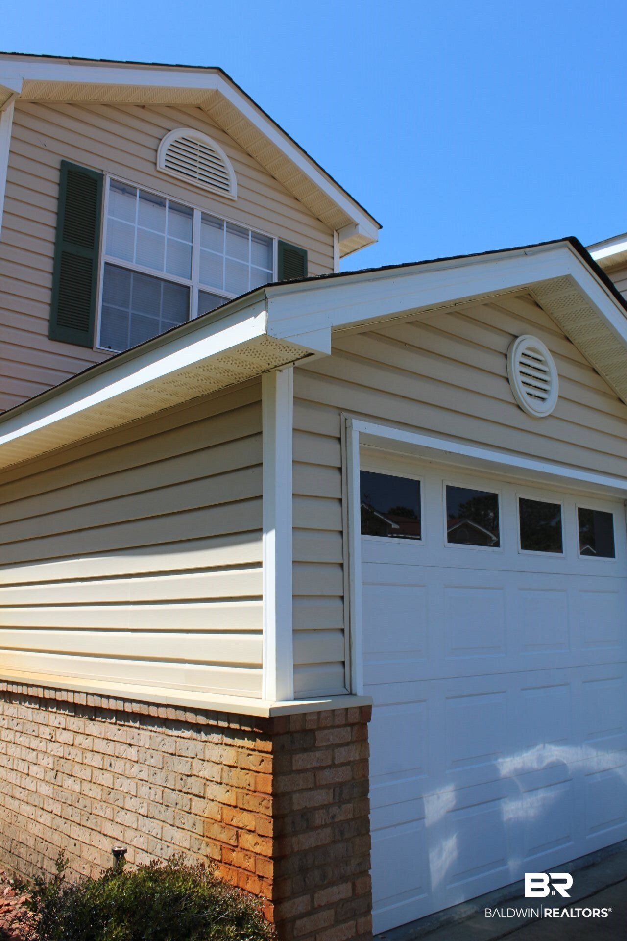 1517 Regency Road, Unit 41 Gulf Shores, AL 36542 - Photo 15 of 16 Outside End Unit