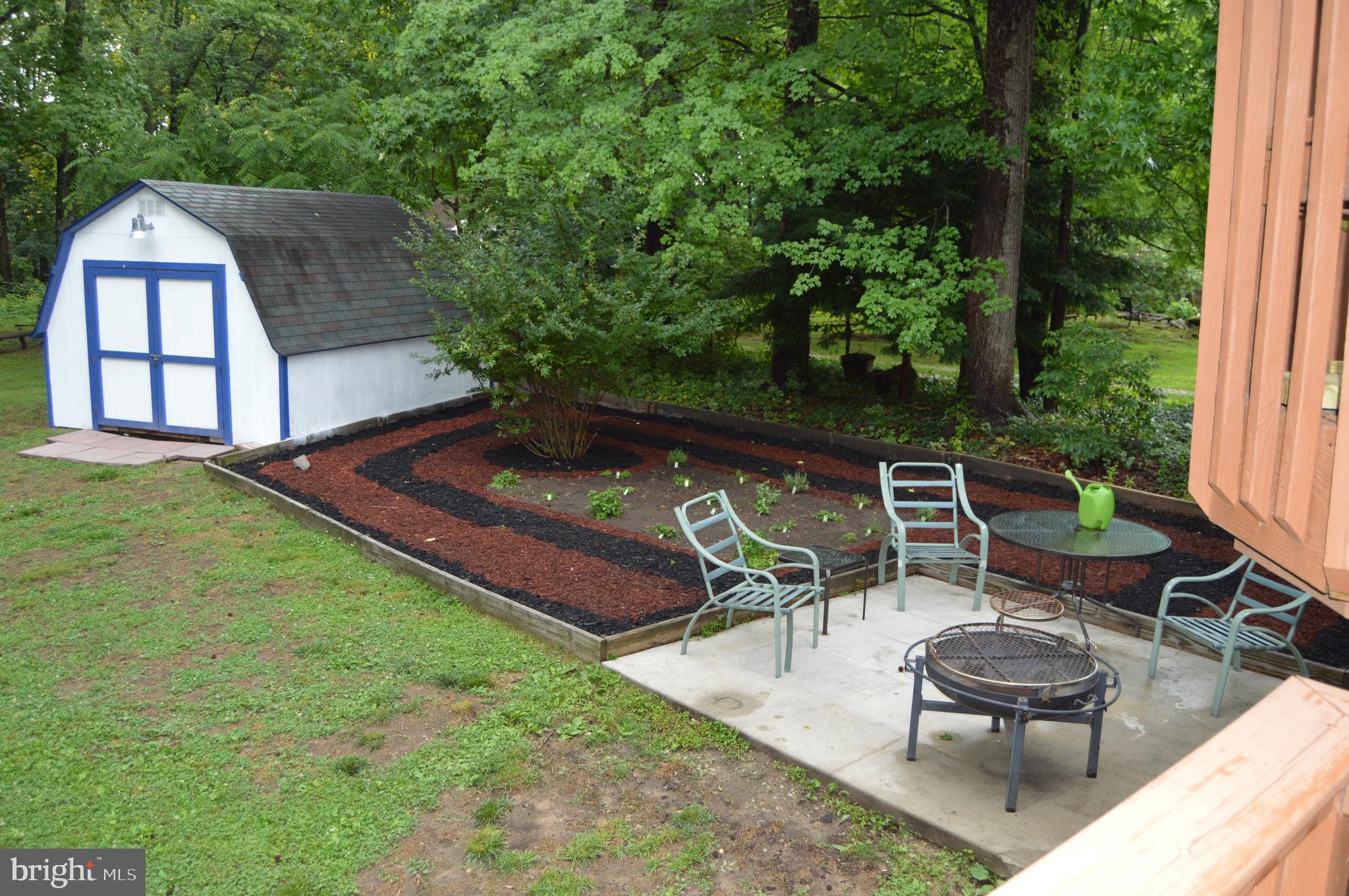 8320 Dock Road Pasadena, MD 21122 - Photo 3 of 27 Gallery Image 3
