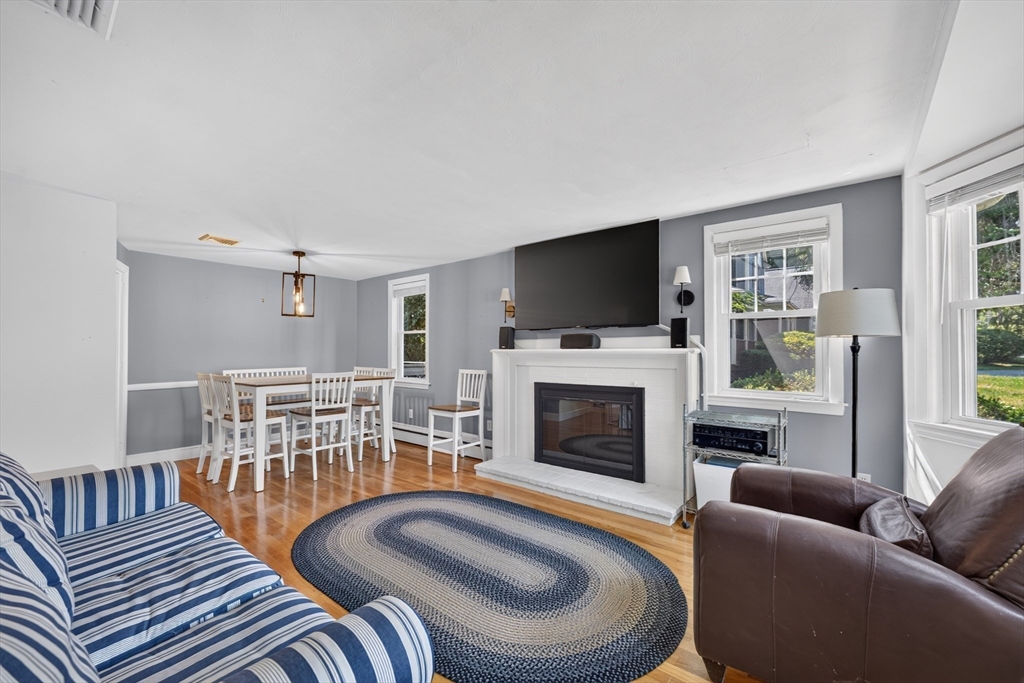462 Chestnut Street Needham, MA 02492 - Photo 10 of 35 Gallery Image 10