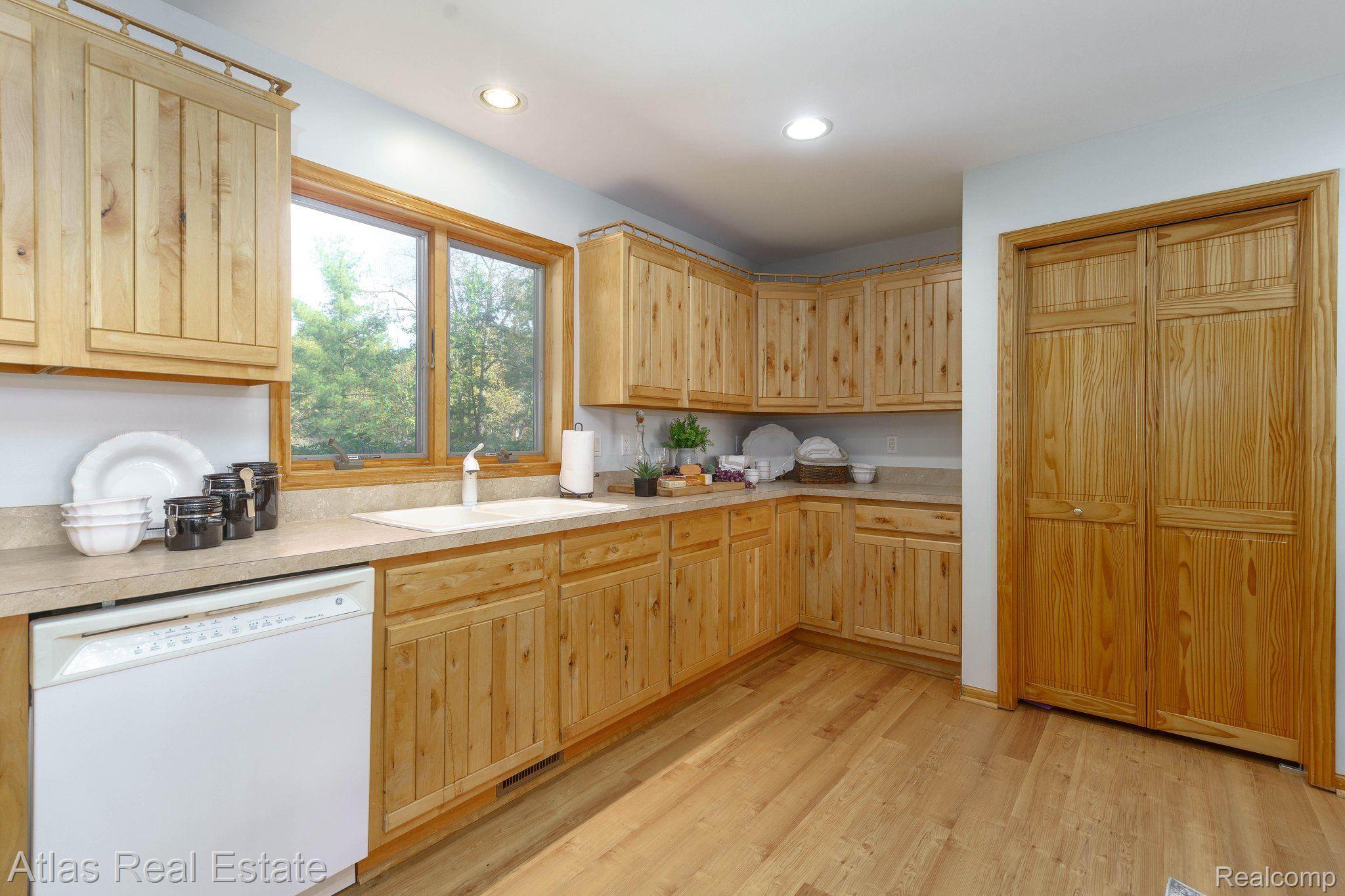 11280 Old Mt Morris Road Davison, MI 48423 - Photo 25 of 48 Kitchen6