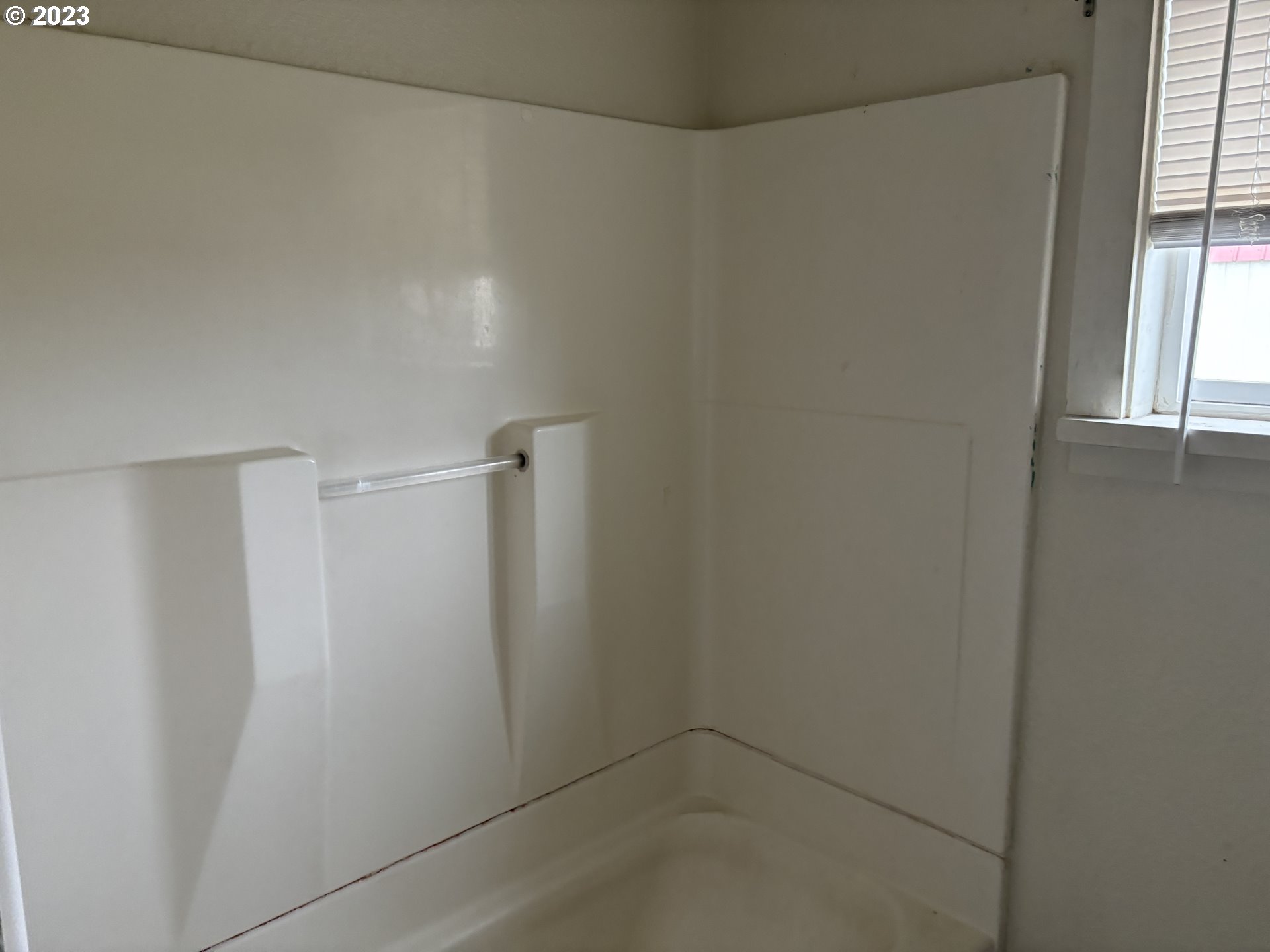 707 Southwest 15th Street Pendleton, OR 97801 - Photo 16 of 20 a view of an empty room