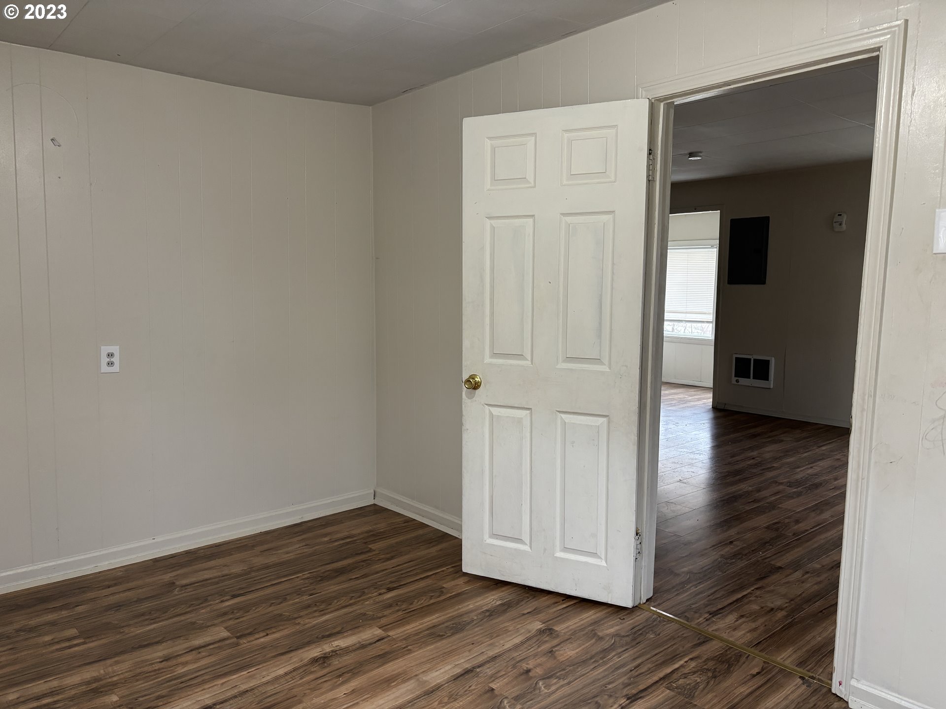 707 Southwest 15th Street Pendleton, OR 97801 - Photo 7 of 20 a view of empty room with wooden floor
