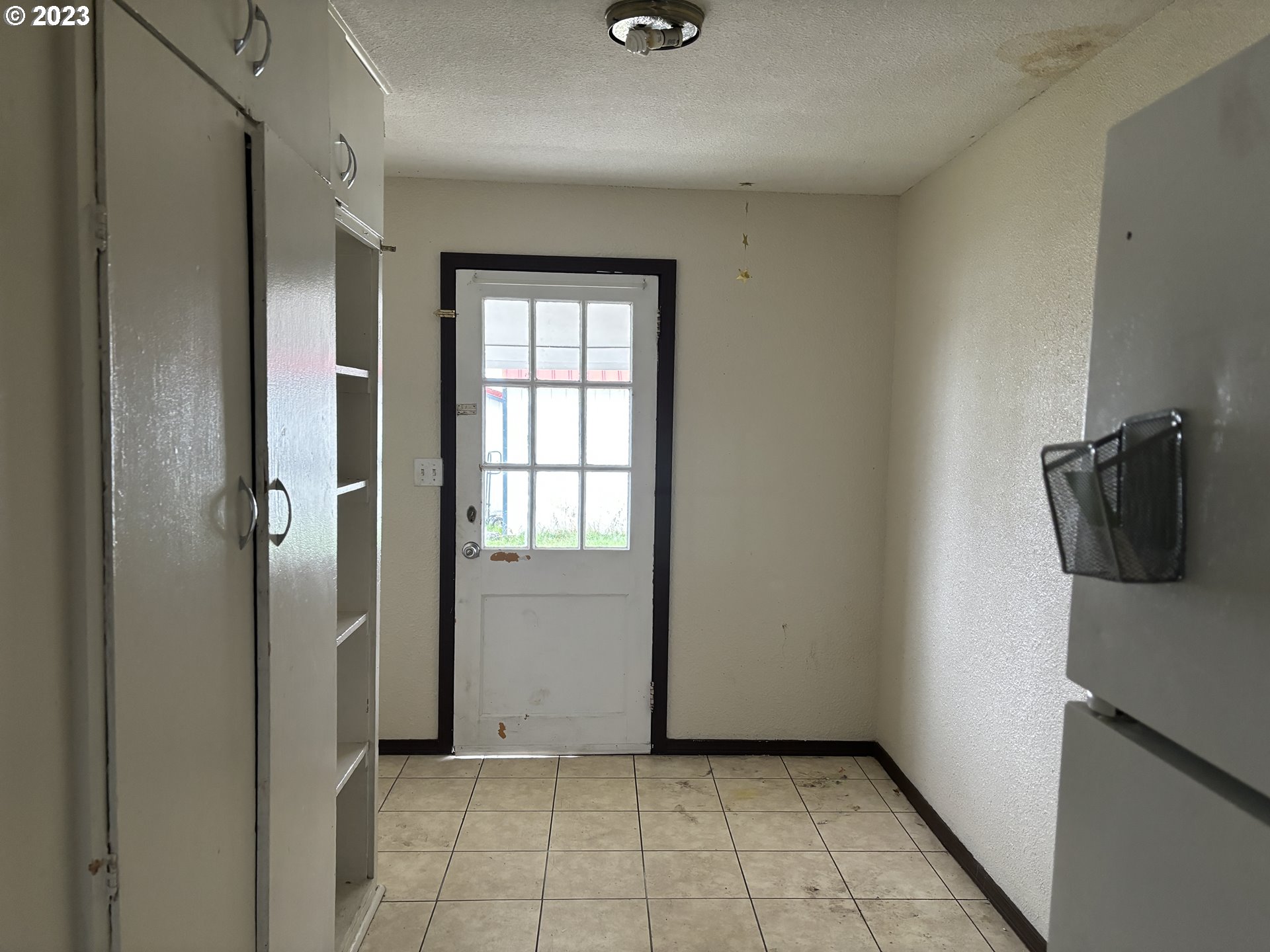 707 Southwest 15th Street Pendleton, OR 97801 - Photo 10 of 20 a view of an empty room