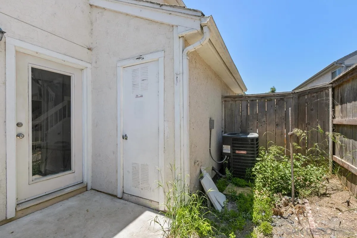 2301 Kings View Circle Spring Valley, CA 91977 - Photo 25 of 26 a view of a back yard of the house