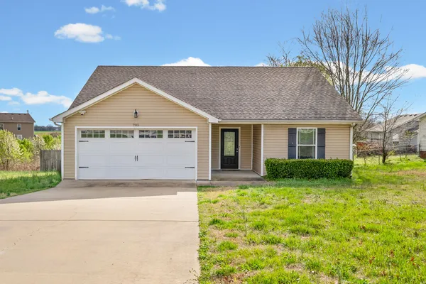 $285,000 | 705 Hugh Hunter Road, Oak Grove, KY 42262