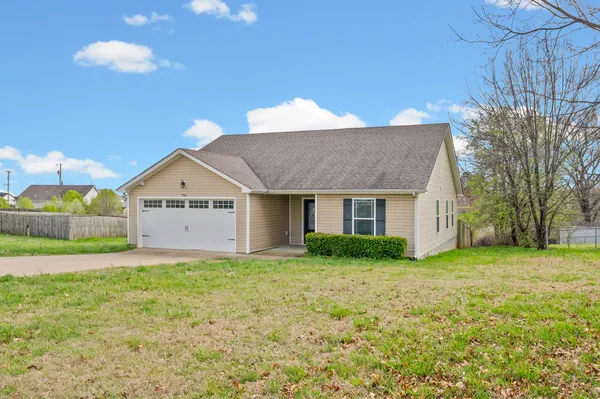 $285,000 | 705 Hugh Hunter Road, Oak Grove, KY 42262