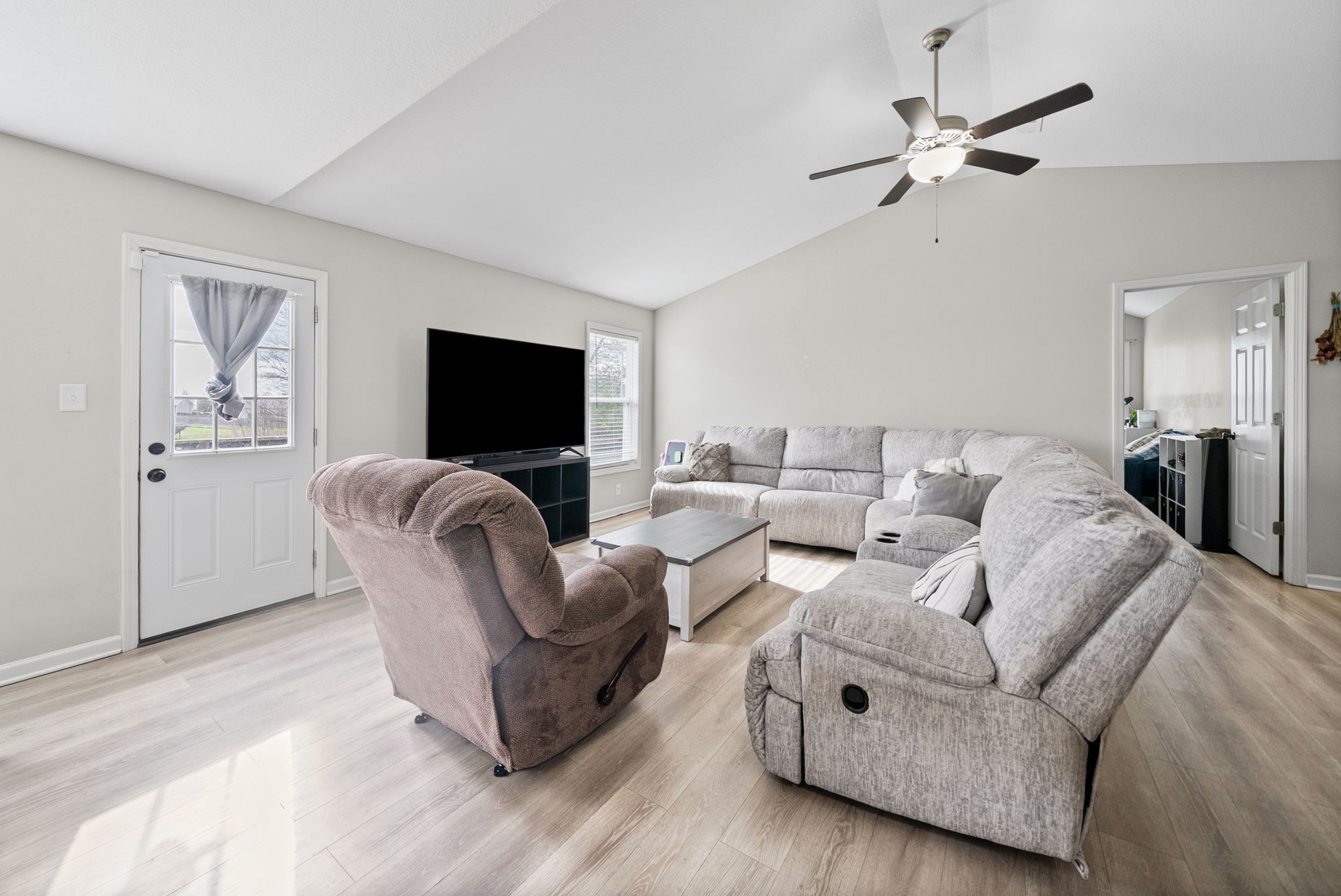 705 Hugh Hunter Road Oak Grove, KY 42262 - Photo 8 of 32