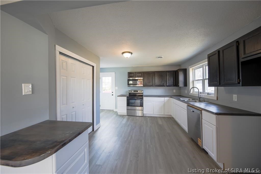 491 West Cross Street Austin, IN 47102 - Photo 15 of 24