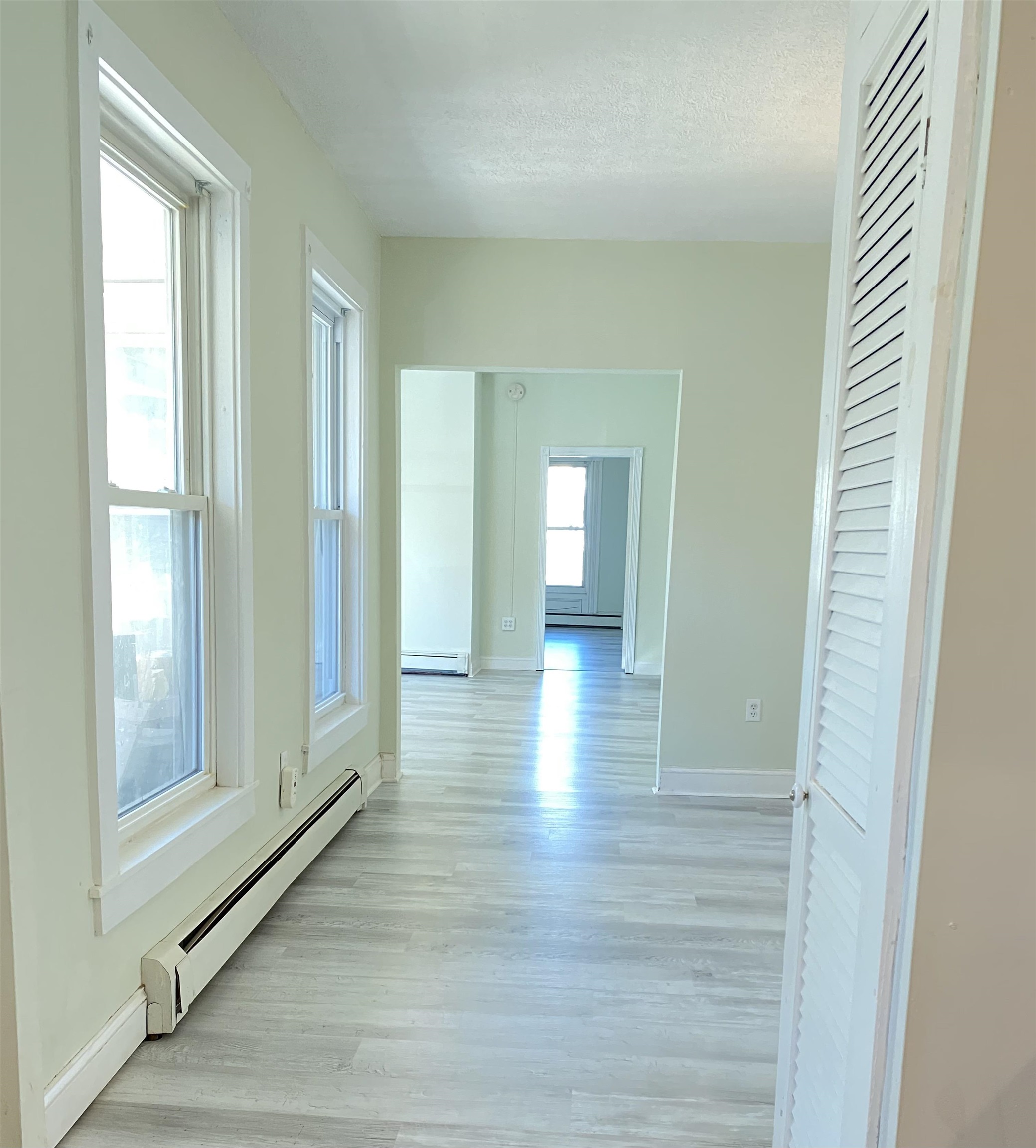 375 Central Street, Unit 1 Manchester, NH 03103 - Photo 3 of 34