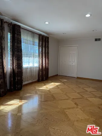 $6,500 | 5412 Hazeltine Avenue, Sherman Oaks, CA 91401