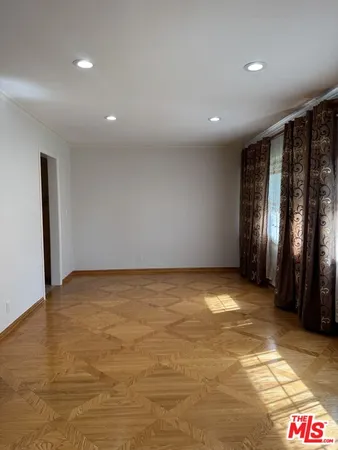 $6,500 | 5412 Hazeltine Avenue, Sherman Oaks, CA 91401