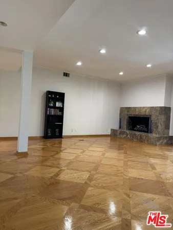 $6,500 | 5412 Hazeltine Avenue, Sherman Oaks, CA 91401