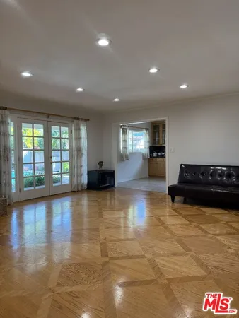$6,500 | 5412 Hazeltine Avenue, Sherman Oaks, CA 91401